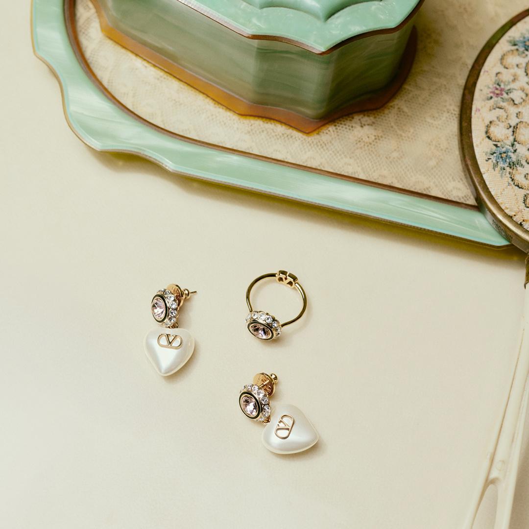 VALENTINO GARAVANI VLOGO SIGNATURE JEWELS NEW