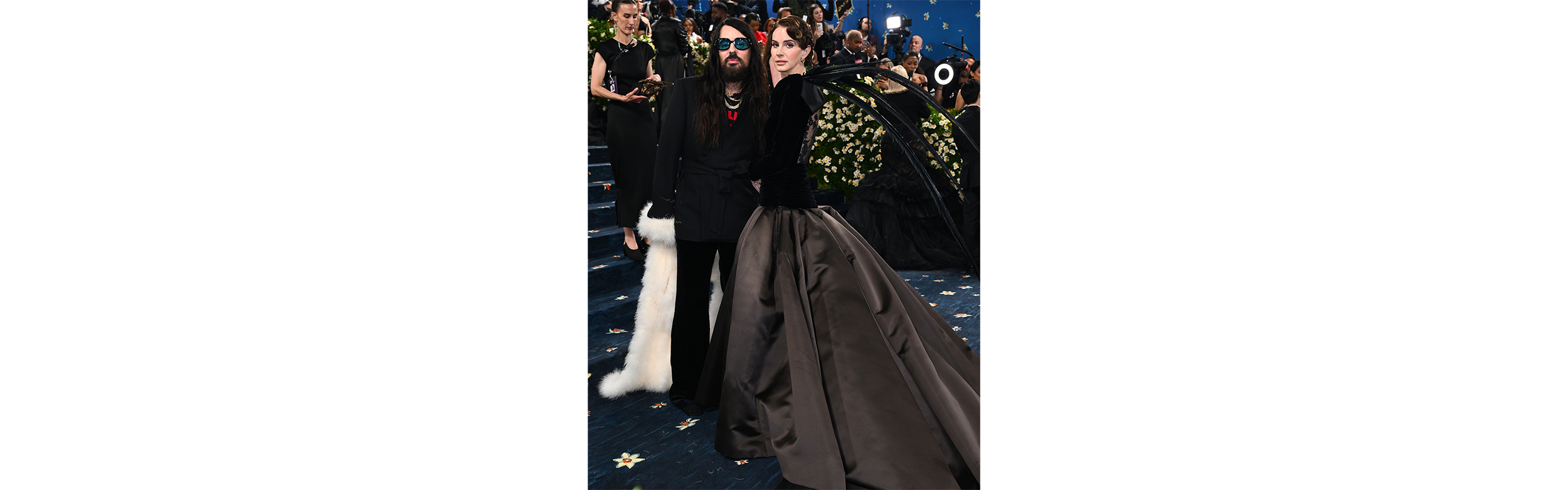 MainIMG_METGala2025_LanaDelRey+Alessandro_16x5