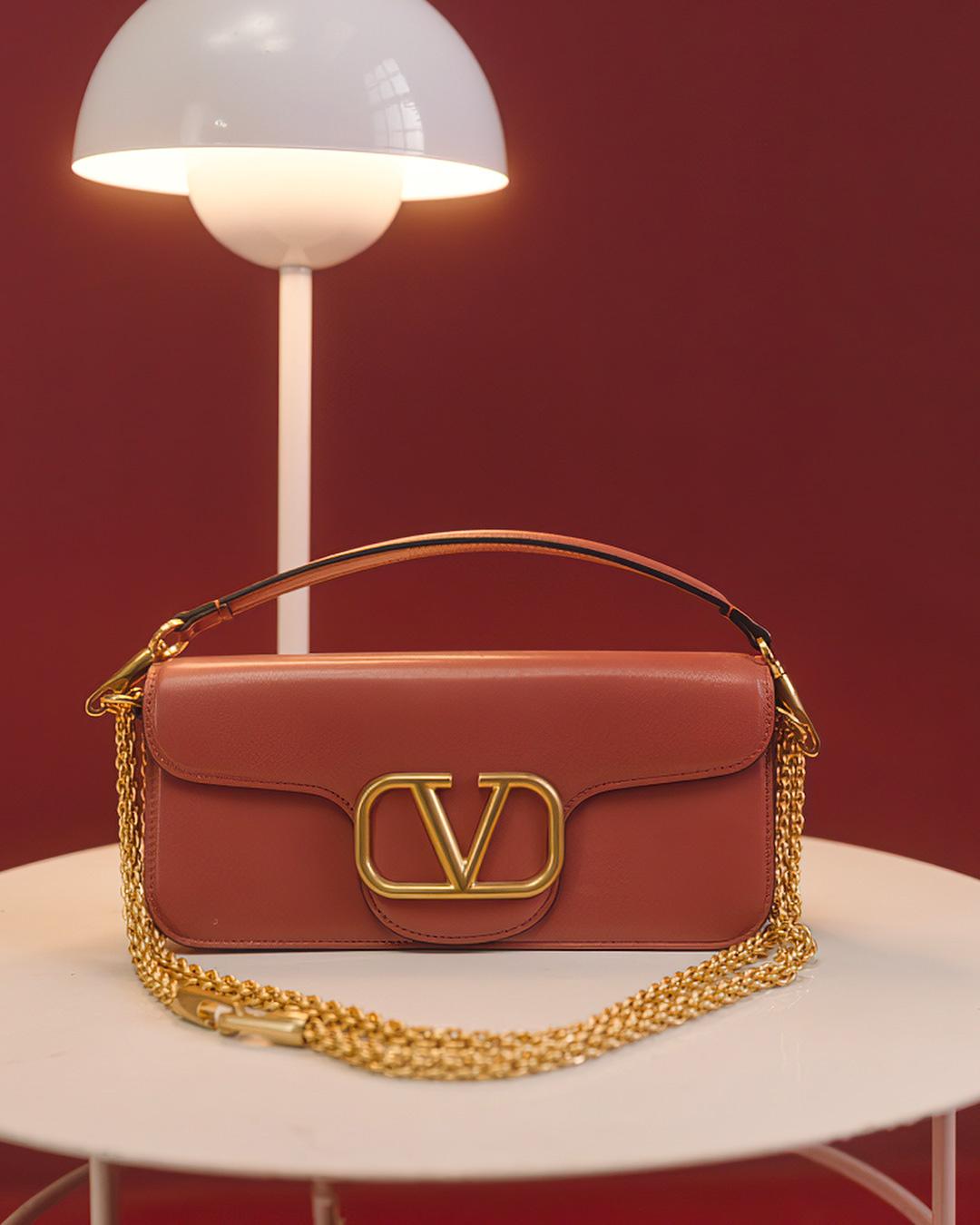 激レア♡ ヴァレンティノ・ガラヴァーニ装飾スパンコール バッグ ヴァレンティノ ガラヴァーニ INTO1 - For your Loved1| Valentino