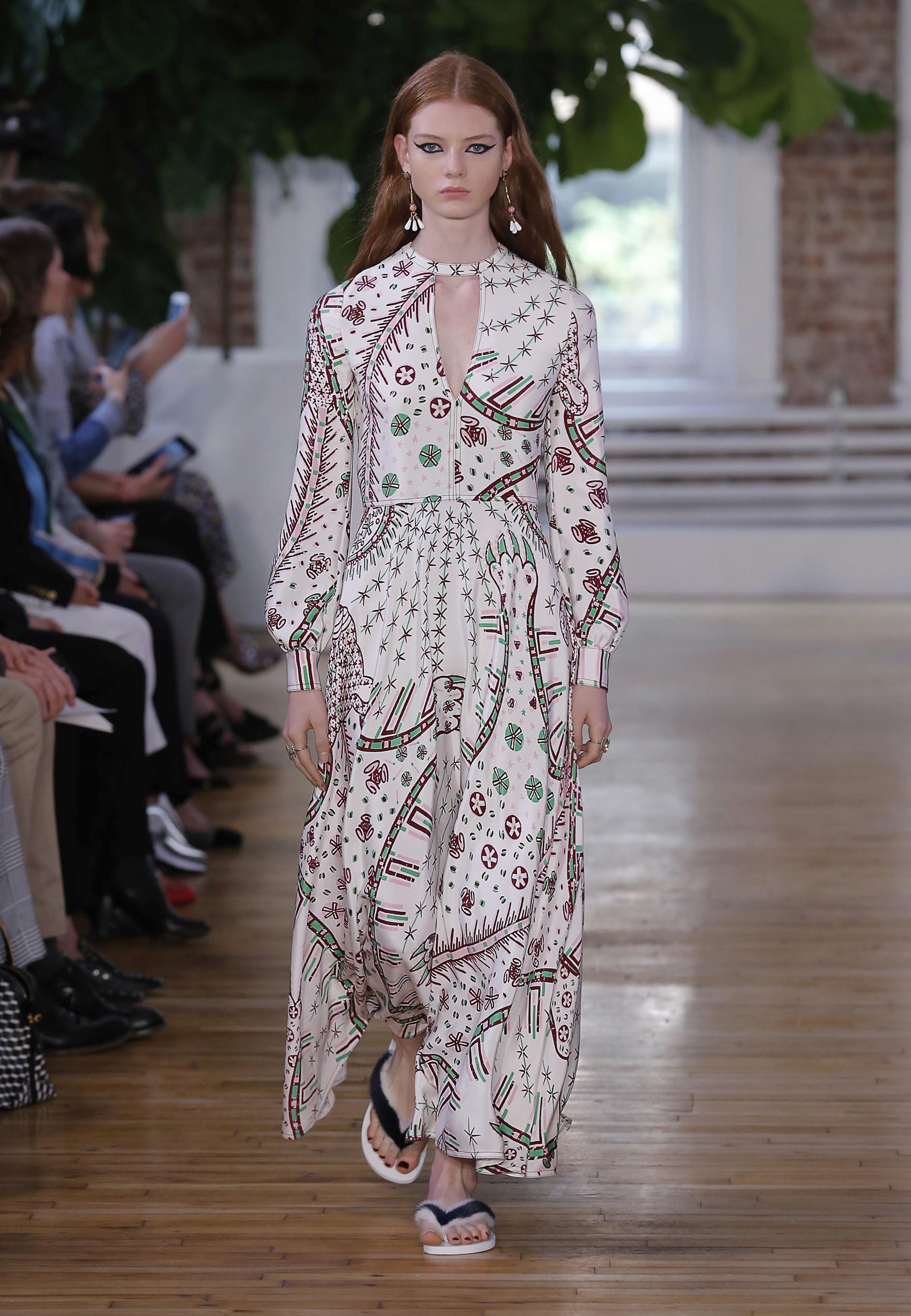 Valentino 2018 resort ロングワンピース　総柄 Valentino Fashion Resort 18 Women | Valentino