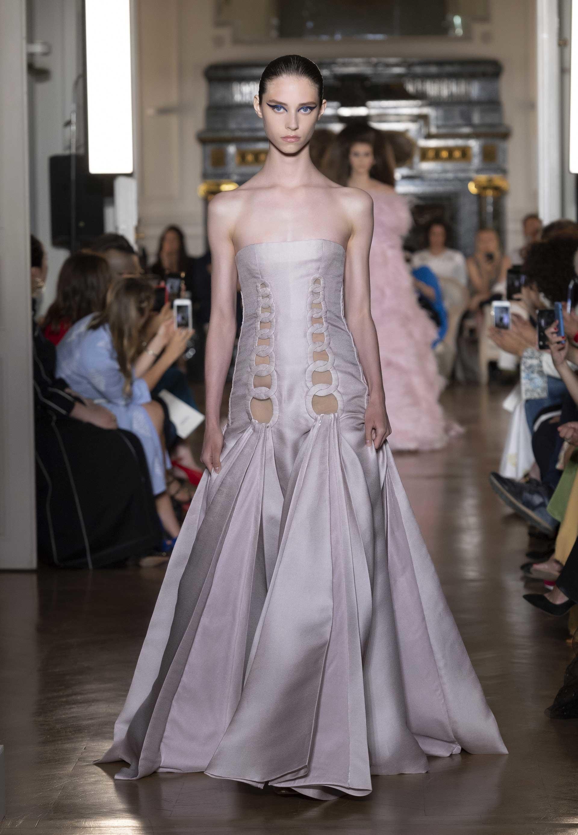 Valentino - Haute Couture Autumn/Winter 2018-19 - Look 34