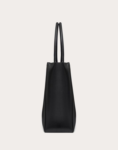 Vロゴ ロッカー レザー ミディアム トートバッグ for メンズ インチ ブラック | Valentino JP
