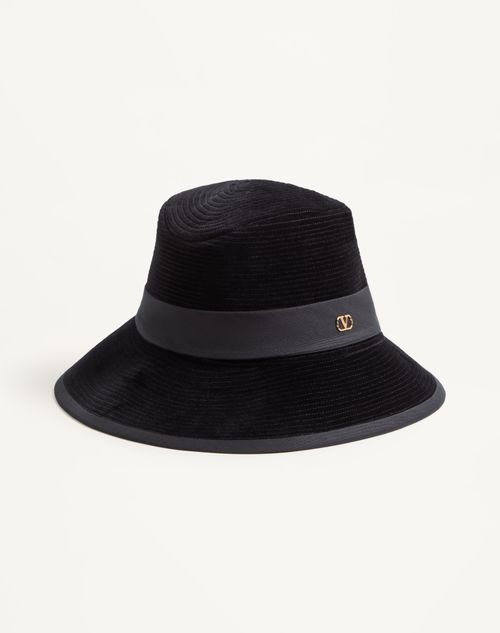 Valentino Garavani - Vlogo Signature Cotton Hat. - Black/gold - Man - Hats And Gloves