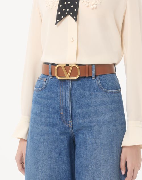 Valentino Garavani - Reversible Vlogo Signature Belt In Glossy Calfskin 40 Mm - Saddle Brown/black - Woman - Accessories