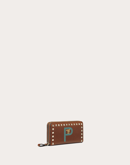 Valentino Garavani - Valentino Garavani Rockstud Pet Customizable Zip Wallet - Saddle Brown/english Green - Woman - Rockstud Pet - Accessories