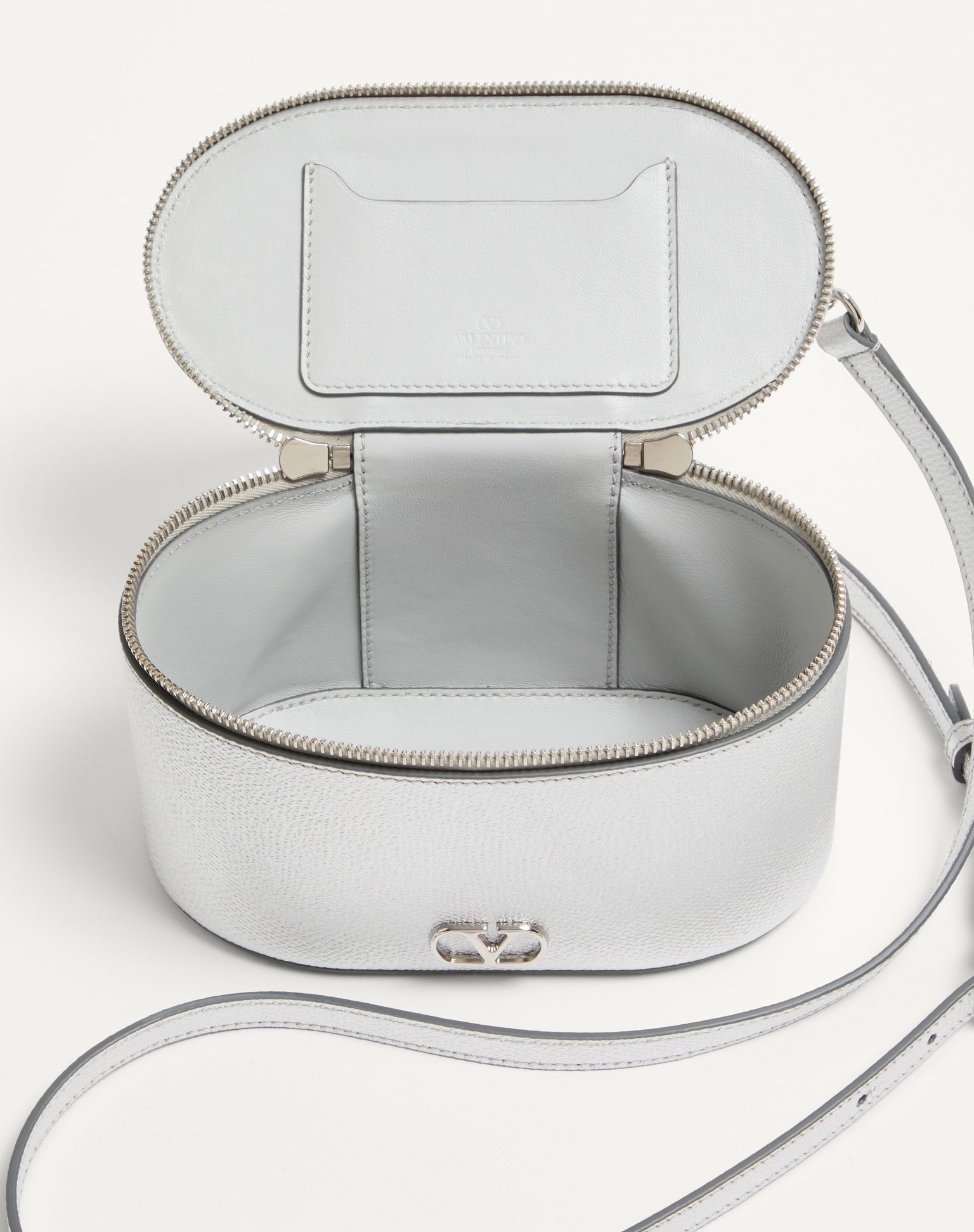 발렌티노 브이로고 시그니처 라미네이트 그레이니 카프스킨 미니 바니티 백 8W2P0AX8RFY_S13