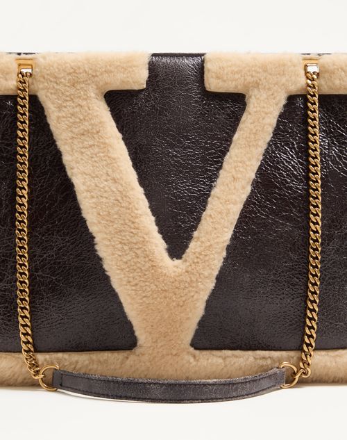 Valentino Garavani - Valentino Garavani Viva Superstar Medium Shopping Bag In Shearling. - Brown/beige - Woman - Totes
