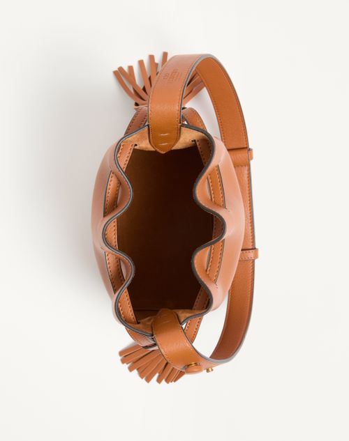 Valentino Garavani - 발렌티노 가라바니 쏘우 쏘 레더 스몰 버킷백 - 아몬드 - 여성 - 숄더백