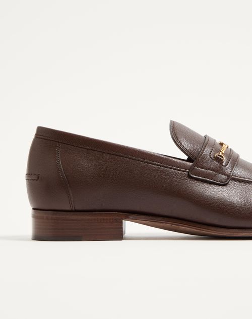 Valentino Garavani - Vlogo Signature Kidskin Moccasin - Bark Brown - Man - Loafers And Driver