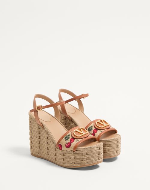 Valentino Garavani - VLOGO SIGNATURE CHERRYFIC PATTERN WEDGE SANDAL 120MM - Natural/red - Woman - Espadrilles And Wedges