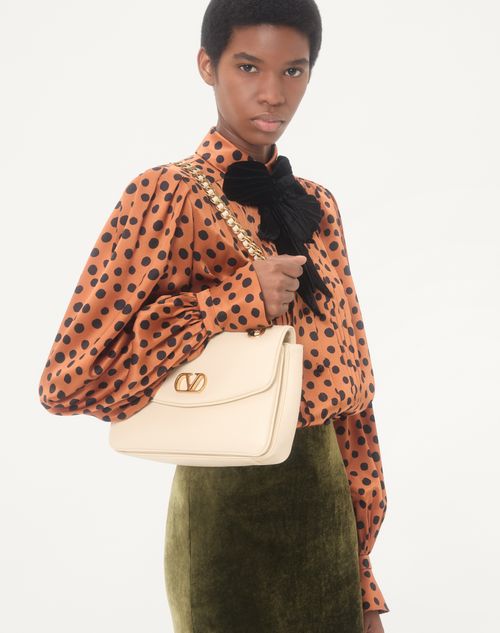 Valentino Garavani - Valentino Garavani Djuna Medium Chain Bag In Nappa Leather - Butter - Woman - Shoulder Bags