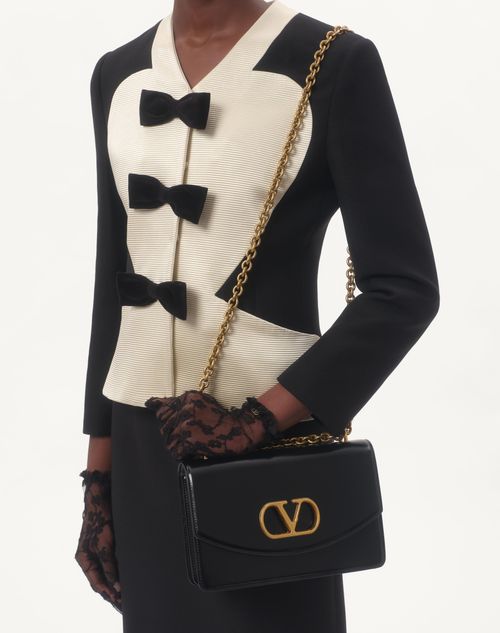  - Black/soft Beige