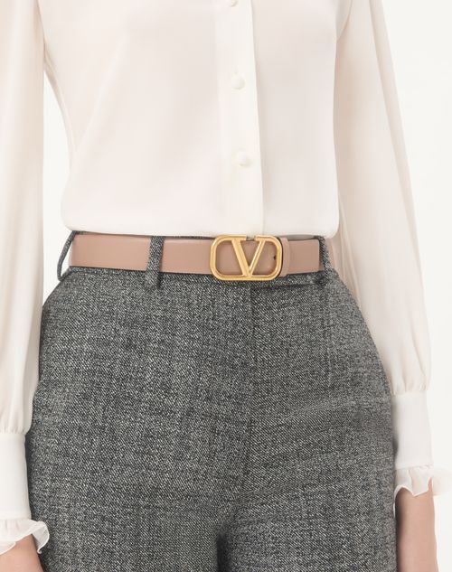 Valentino Garavani - Reversible Vlogo Signature Belt In Glossy Calfskin 30 Mm - Smokey Brown/black - Woman - Belts