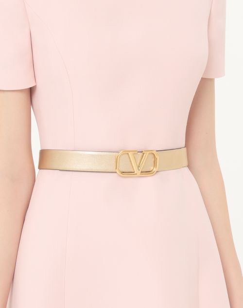 Valentino Garavani - Cinturón Reversible De 30&nbsp;mm De Cuero Brilloso Y Metalizado De Becerro Con El Vlogo Signature - Oro/negro - Mujer - Cinturones