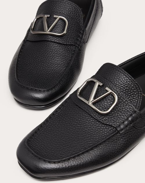 Vlogo Signature Grainy Calfskin Driving Shoe for Man in Black 