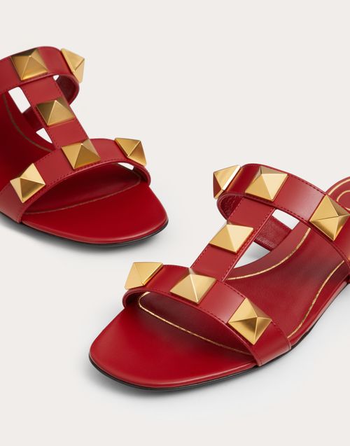 Valentino 2024 slides red