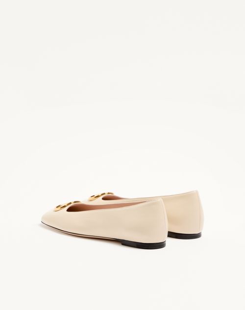 Valentino Garavani - Vlogo Signature Ballerina In Nappa - Butter - Woman - Ballerinas