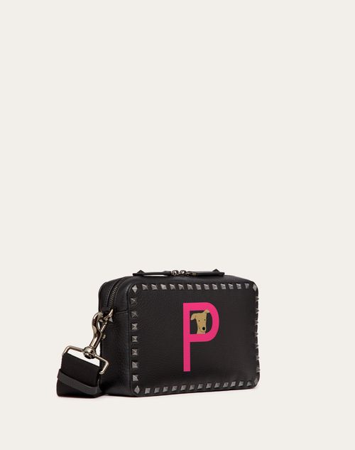 Valentino Garavani - Valentino Garavani Rockstud Pet Umhängetasche - Schwarz/sheer Fuxia - Mann - Rockstud Pet - Taschen