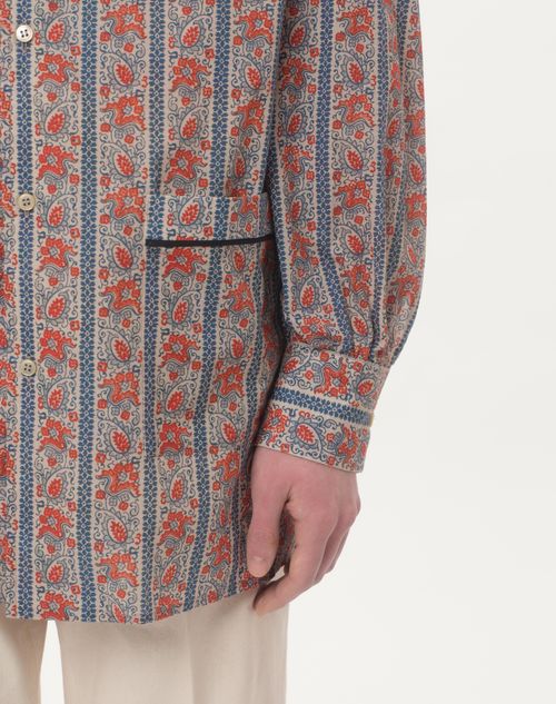  - Beige/blue/red