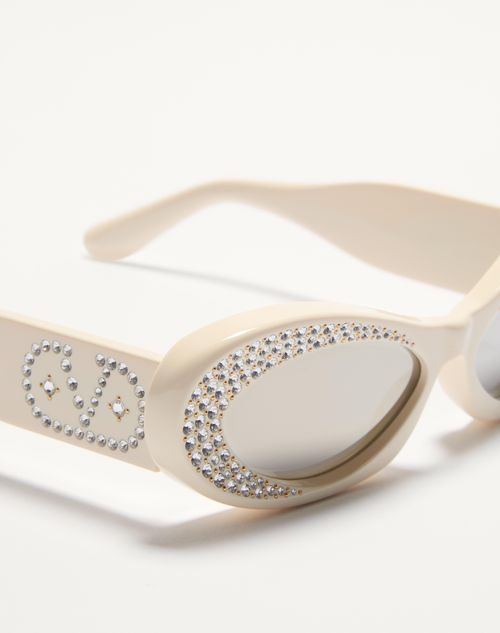  - Ivory/silver
