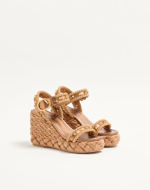 Valentino Garavani - Rockstud Wedge Sandal In Laminated Calfskin 100mm - Gold - Woman - Espadrilles And Wedges