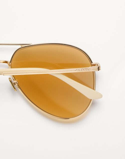  - Gold/amber