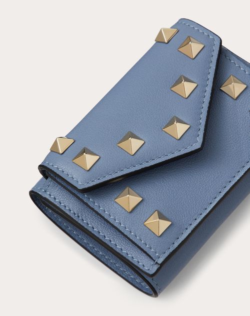 Small Rockstud Calfskin Wallet for Woman in Light Ivory | Valentino US