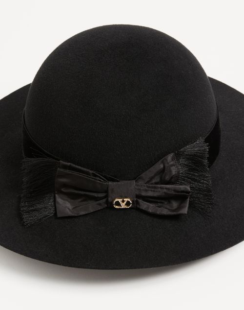 Valentino Garavani - Vlogo Signature Hat In Lapin Fabric And Velvet With Taffetas Bow - Black - Woman - Soft Accessories - Accessories