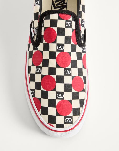 Valentino Garavani - Valentino Garavani And Vans Slip-on Sneaker In Fabric With Vlogo Checkerboard Print And Polka Dot Detail - Butter/black/rouge Pur - Man - Sneakers