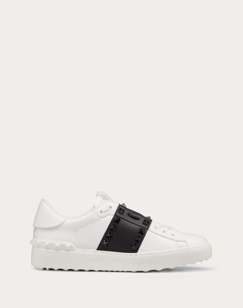 Valentino Garavani - Sneaker Rockstud Untitled In Vitello Con Borchie In Tono - Bianco/ Nero - Donna - Sneakers