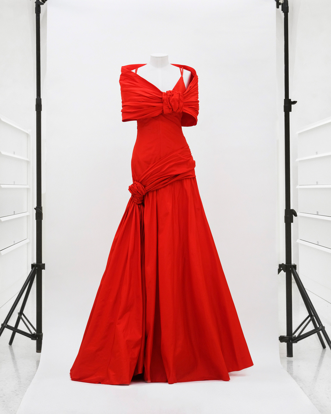 Valentino Garavani: A History In Red – CR Fashion Book