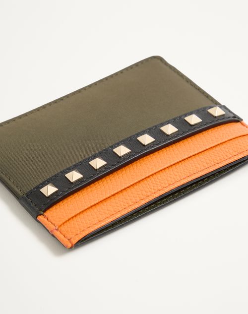 Valentino Garavani - Valentino Garavani Stud Up Cardholder In Nylon And Grainy Calfskin - Olive Green/orange - Man - Wallets And Small Leather Goods