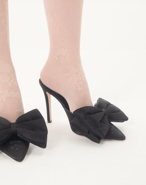Valentino Garavani - Zapato Bajo Sin Talón Yolande De Satén Con Tacón De 105 mm - Negro - Mujer - Salones