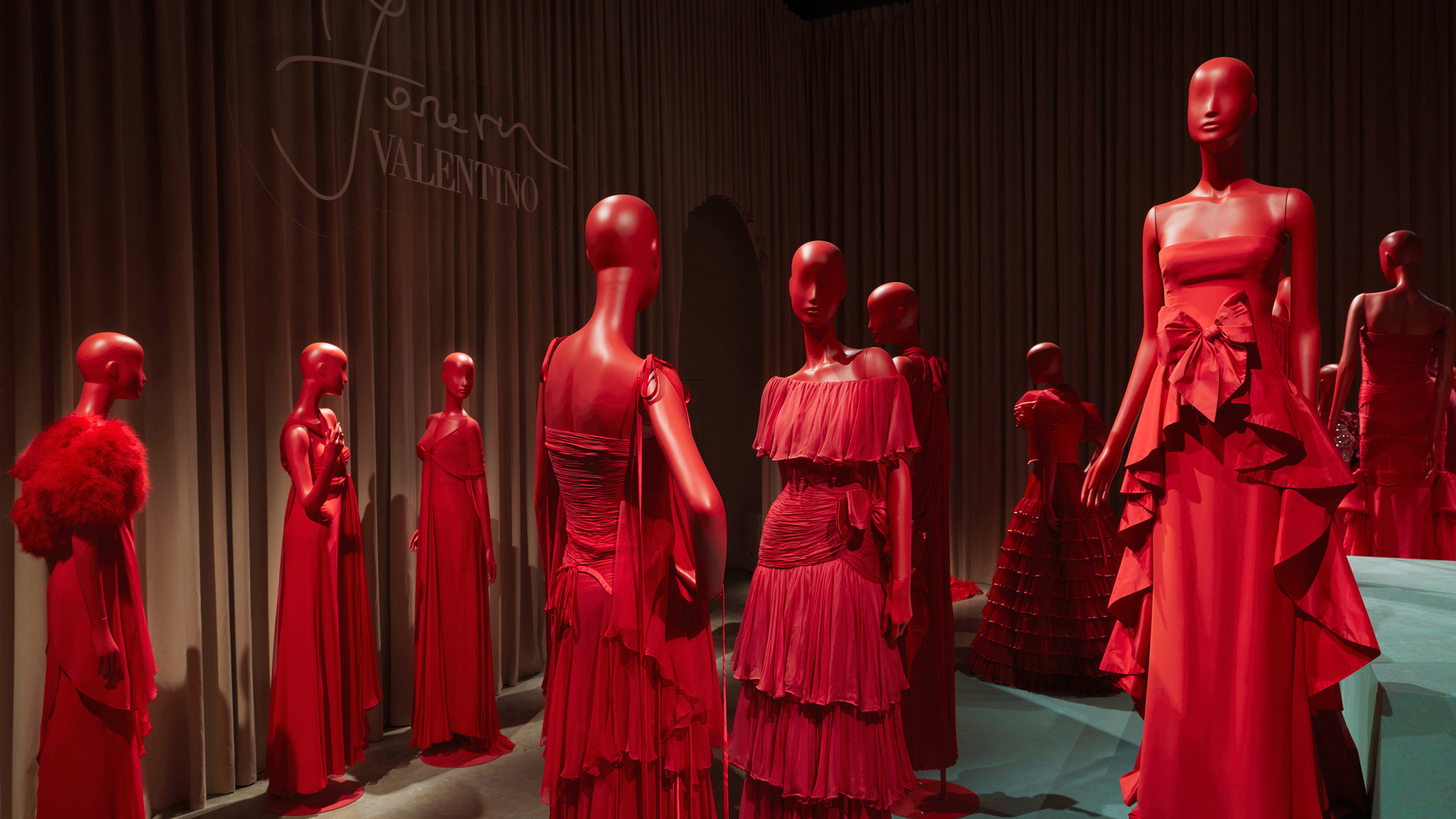 Valentino red: an iconic colour