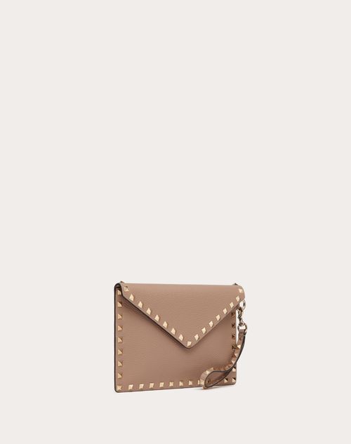 Valentino Garavani - Rockstud Grainy Calfskin Pouch - Poudre - Woman - Clutches