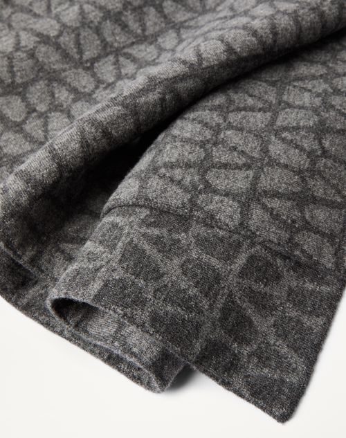 Valentino Garavani - Toile Iconographe Wool And Cashmere Scarf - Anthracite - Woman - Shelf - Vgd Accessories - Woman Accessories Sale