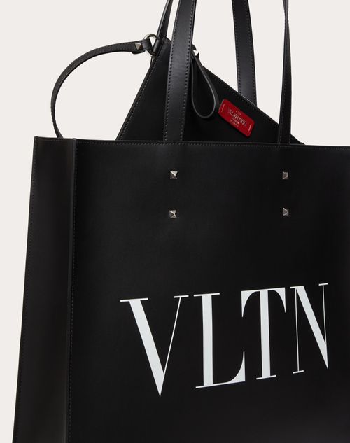 Vltn レザー トート for メンズ インチ ブラック/ホワイト | Valentino JP