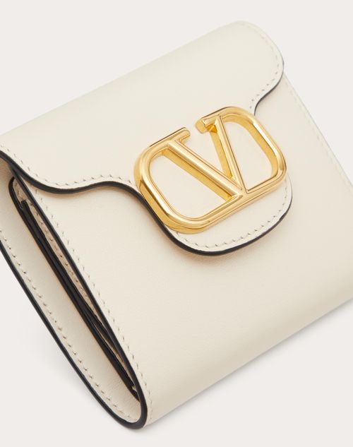 Valentino Garavani - Small Valentino Garavani Locò Calfskin Wallet - Light Ivory - Woman - Wallets And Small Leather Goods