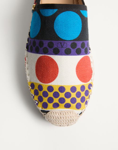 - Multicolour