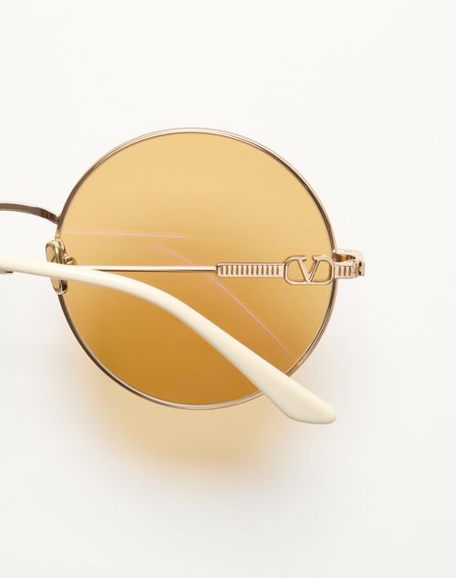  - Light Gold/ivory/amber