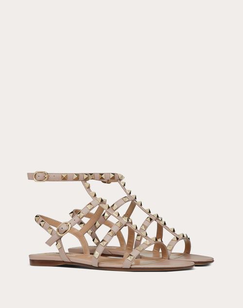 Valentino Garavani - Sandalias Planas Rockstud De Piel De Becerro Con Tiras - Poudre - Mujer - Rockstud Sandals - Shoes