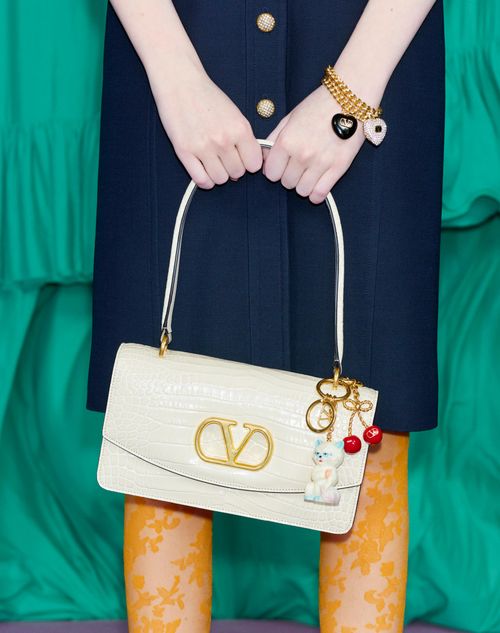  - Gold/black