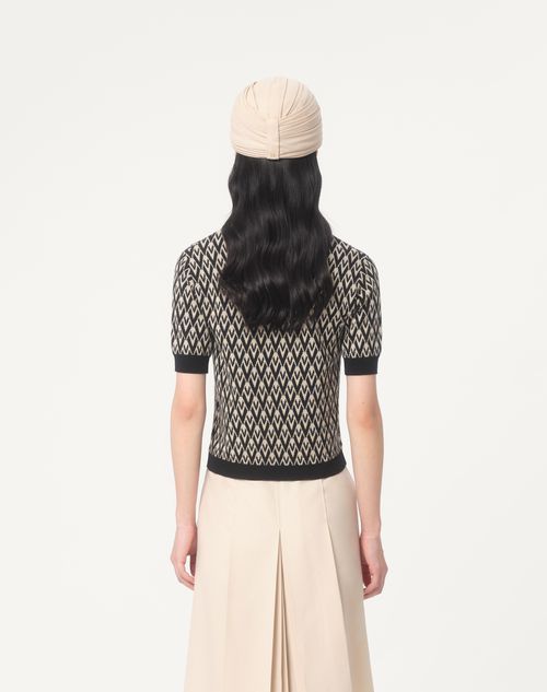  - Cream/black