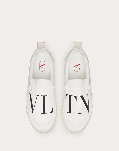  - White/ Black