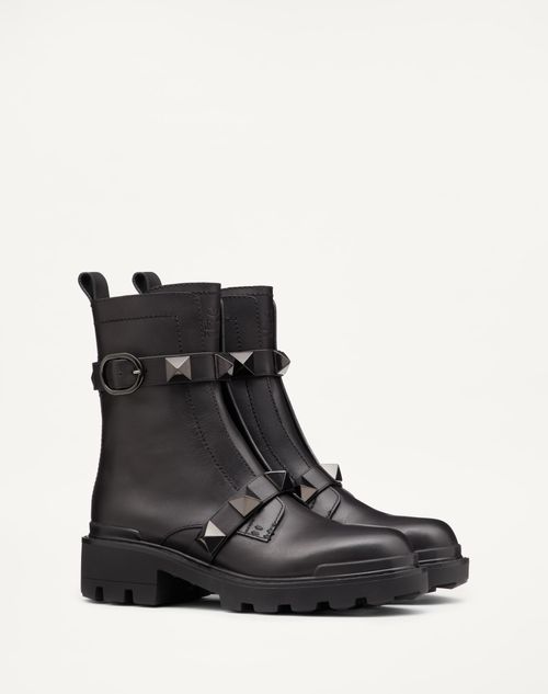 Valentino Garavani - Combat Boots Roman Stud Aus Kalbsleder Mit Farblich Abgestimmten Nieten 40 Mm - Schwarz - Frau - Stiefel