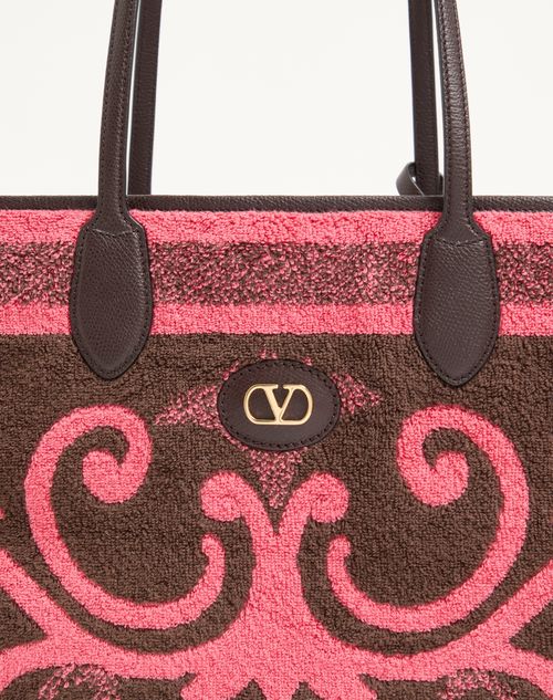 Valentino Garavani - Borsa Media Shopping Valentino Garavani In Tessuto Spugna - Corallo/chocolate - Donna - Borse Shopping