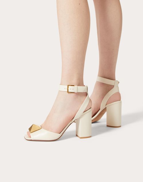 One Stud Calfskin Sandal 90 Mm / 3.5 In. for Woman in Gingerbread One Stud Calfskin Sandal 90 Mm / 3.5 In. for Woman in Gingerbread