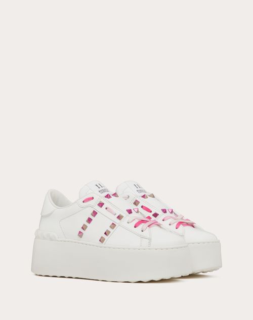 Valentino Garavani - Baskets Flatform Rockstud Untitled En Cuir De Veau À Clous Multicolores
 - Blanc/pink Pp - Femme - Baskets