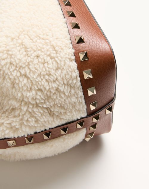 Valentino Garavani - Valentino Garavani Rockstud Shearling Bucket Bag - Natural/saddle Brown - Woman - Shoulder Bags