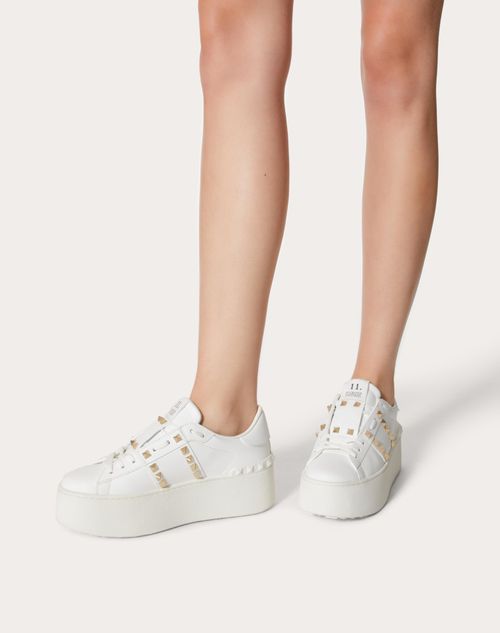 Fysik Globus klient Flatform Rockstud Untitled Sneaker In Calfskin for Woman in White |  Valentino US